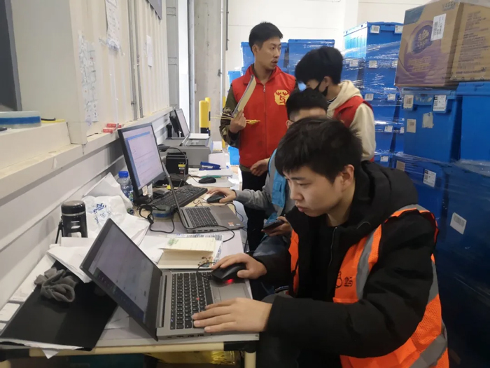 “双十一”| 你们熬夜剁手，我们破晓奋战