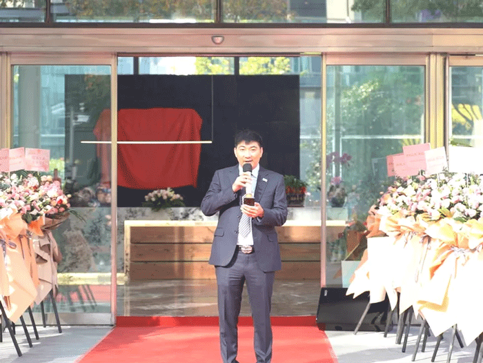上嘉集团CEO杜总致词
